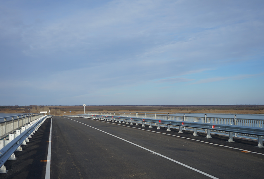 В Саратовской области запустили движение по мосту через реку Малый Иргиз
